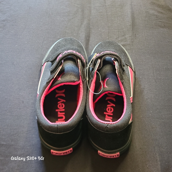 Hurley - Picture 6 of 7